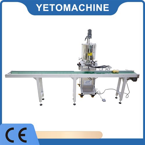 فٹ پیڈل کے ساتھ خودکار نیومیٹک لپ بام ہیٹنگ فلنگ مشین